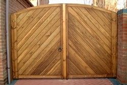 деревяні ворота