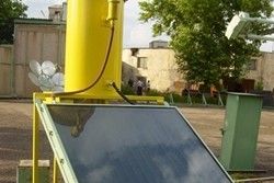 Саморобний сонячний водонагрівач з екраном